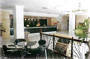 Golden Bridge Hotel Lhasa Bagian luar foto