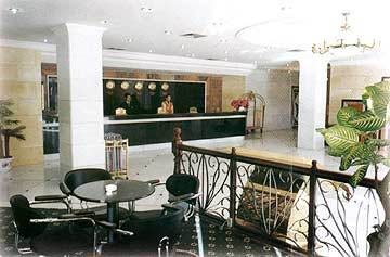 Golden Bridge Hotel Lhasa Bagian luar foto
